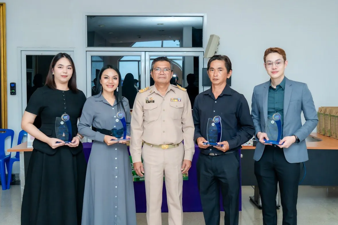 KronoLife receives the Pathum InnoTech 2025 award with the Governor of Pathum Thani
